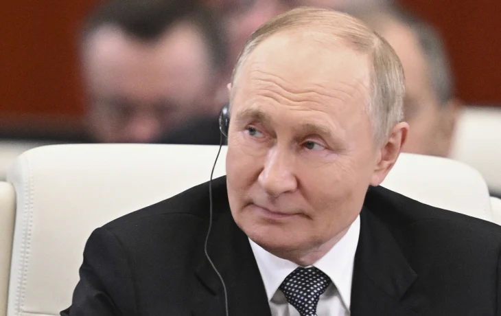 Medijs: Putins valsts amatos iekārtojis 24 radiniekus Medijs: Putins valsts amatos iekārtojis 24 radiniekus