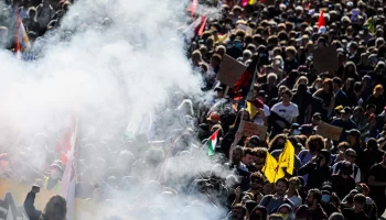 Масштабные протесты во Франции против пенсионной реформы