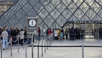 Кража в Лувре: усиление безопасности и поиски украденных сокровищ