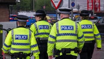 Нападение на поезд в Великобритании: девять раненых, двое задержаны