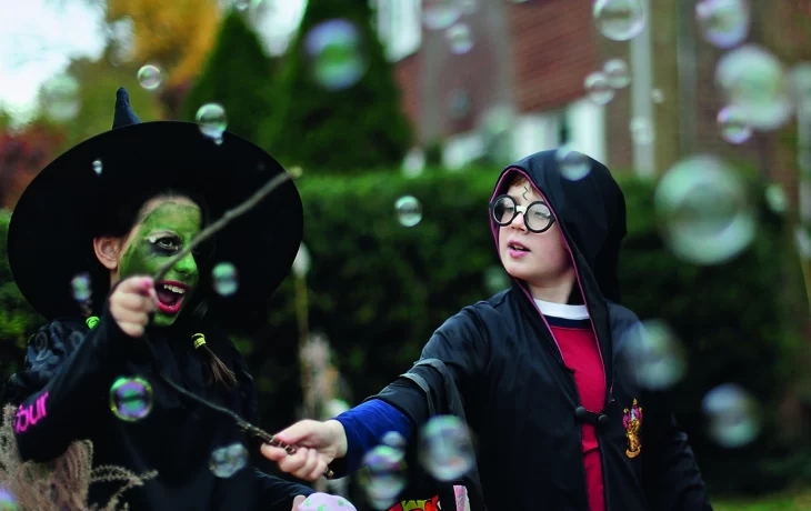 Хэллоуин: от поминовения ушедших к безумной вечеринке Хэллоуин: от поминовения ушедших к безумной вечеринке