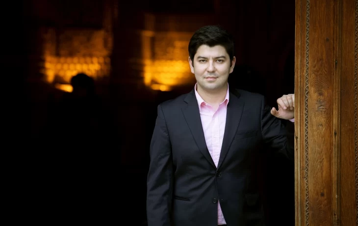 Бехзод Абдураимов: Виртуозный пианист покоряет мир Бехзод Абдураимов: Виртуозный пианист покоряет мир